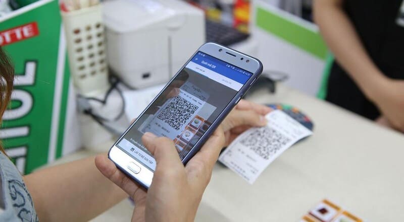 eKYC giải phóng người dùng khỏi các giới hạn về thời gian và không gian khi thực hiện các giao dịch ngân hàng